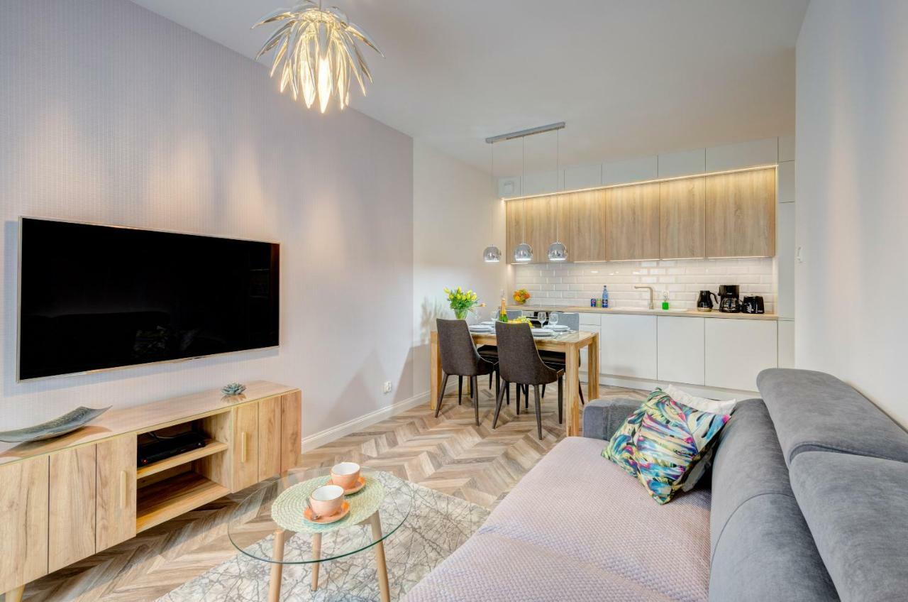 Live & Travel Number 1 Apartment Gdansk