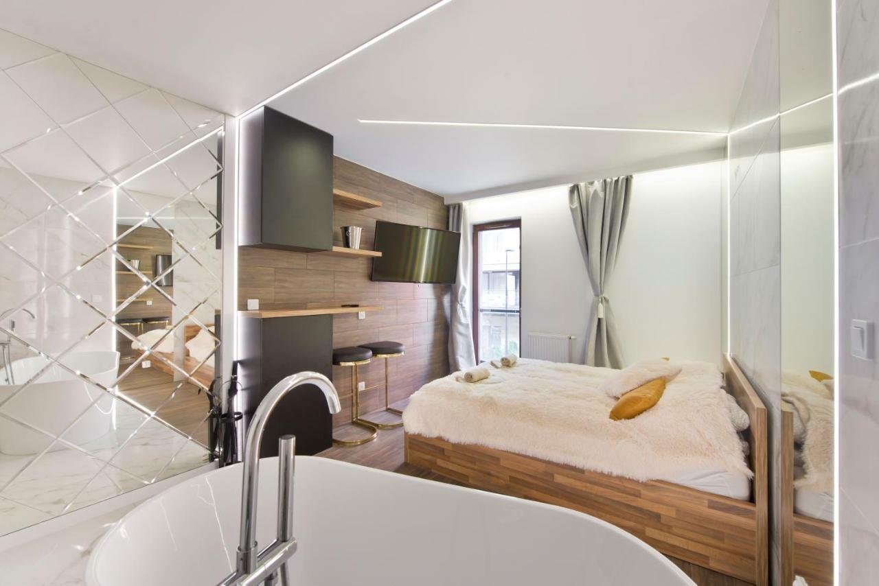 Yourapart Chmielna Park Exclusive Z Wanna Wolnostojaca Lub Jacuzzi Leilighet *