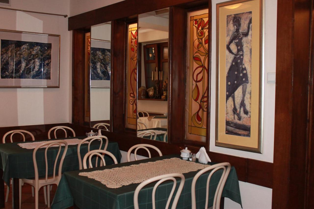 Dom Aktora Aparthotel 3*