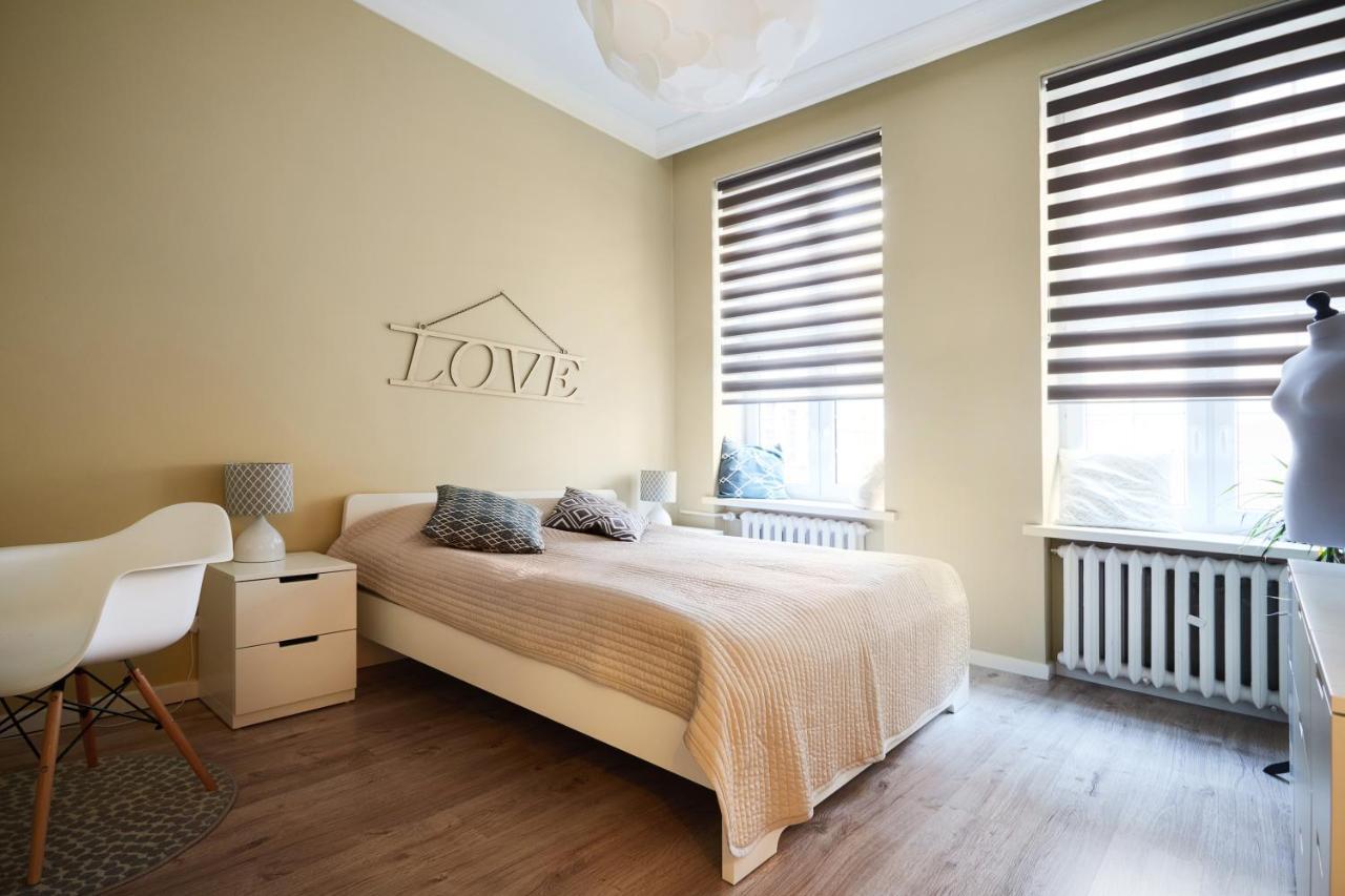 Ropemaker Street Apartment