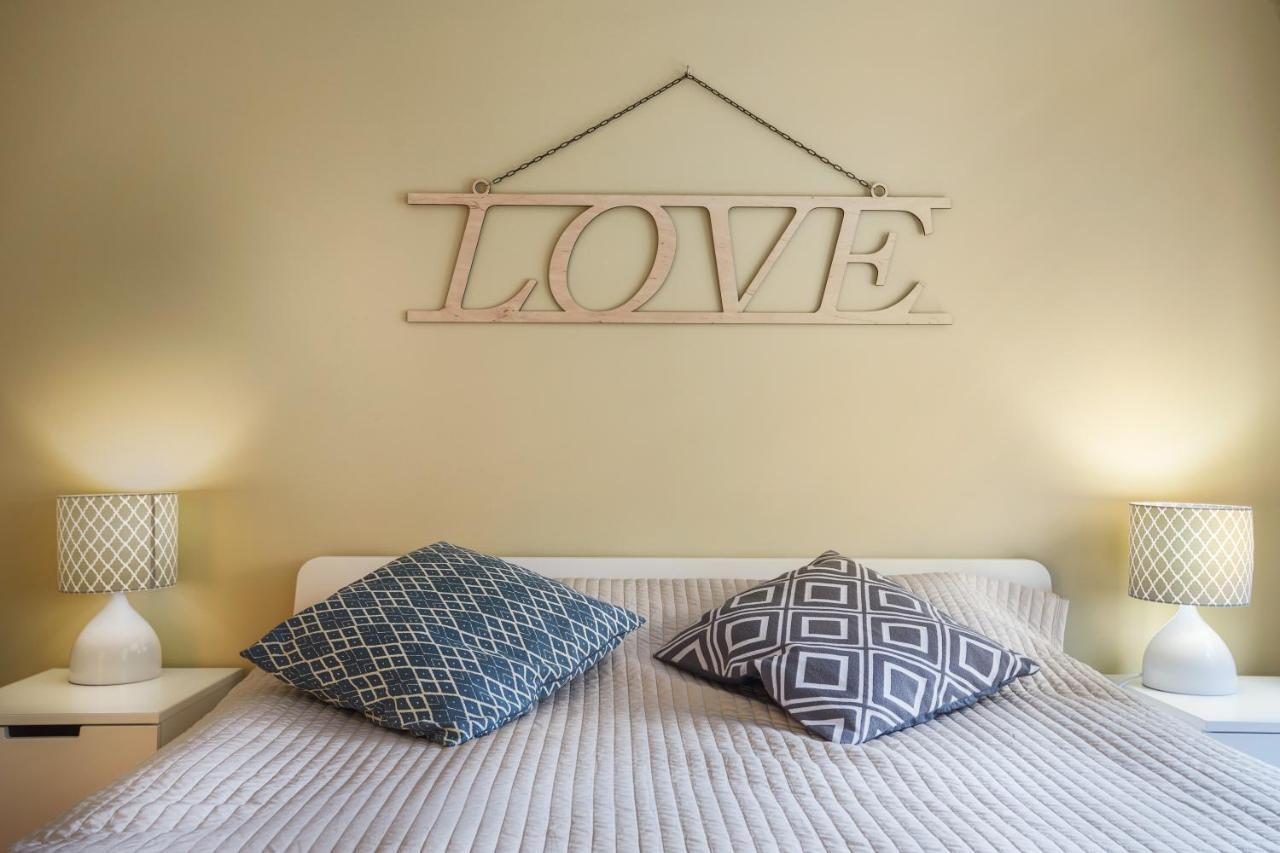 Ropemaker Street Apartment