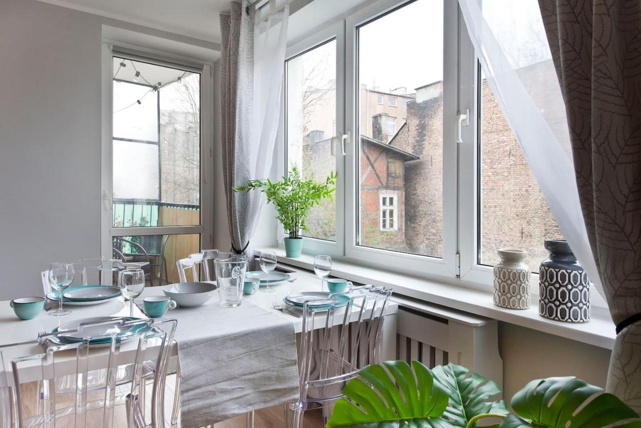 Apartament Hip In Vibrant Centrally Located In Old Town