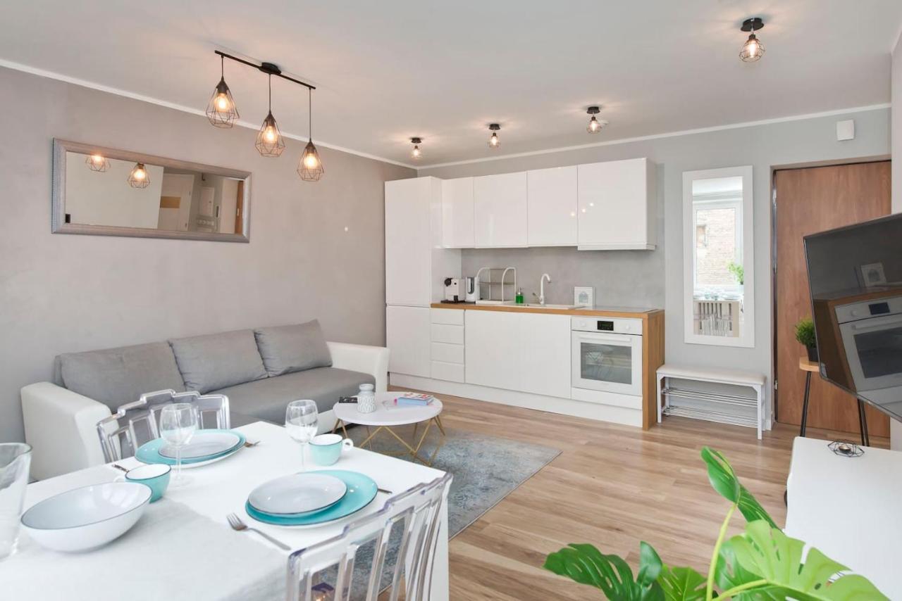 Hip In Vibrant Centrally Located In Old Town *