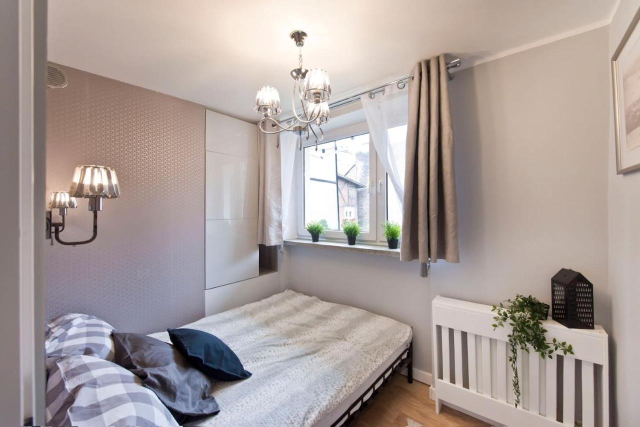 Hip In Vibrant Centrally Located In Old Town Apartament