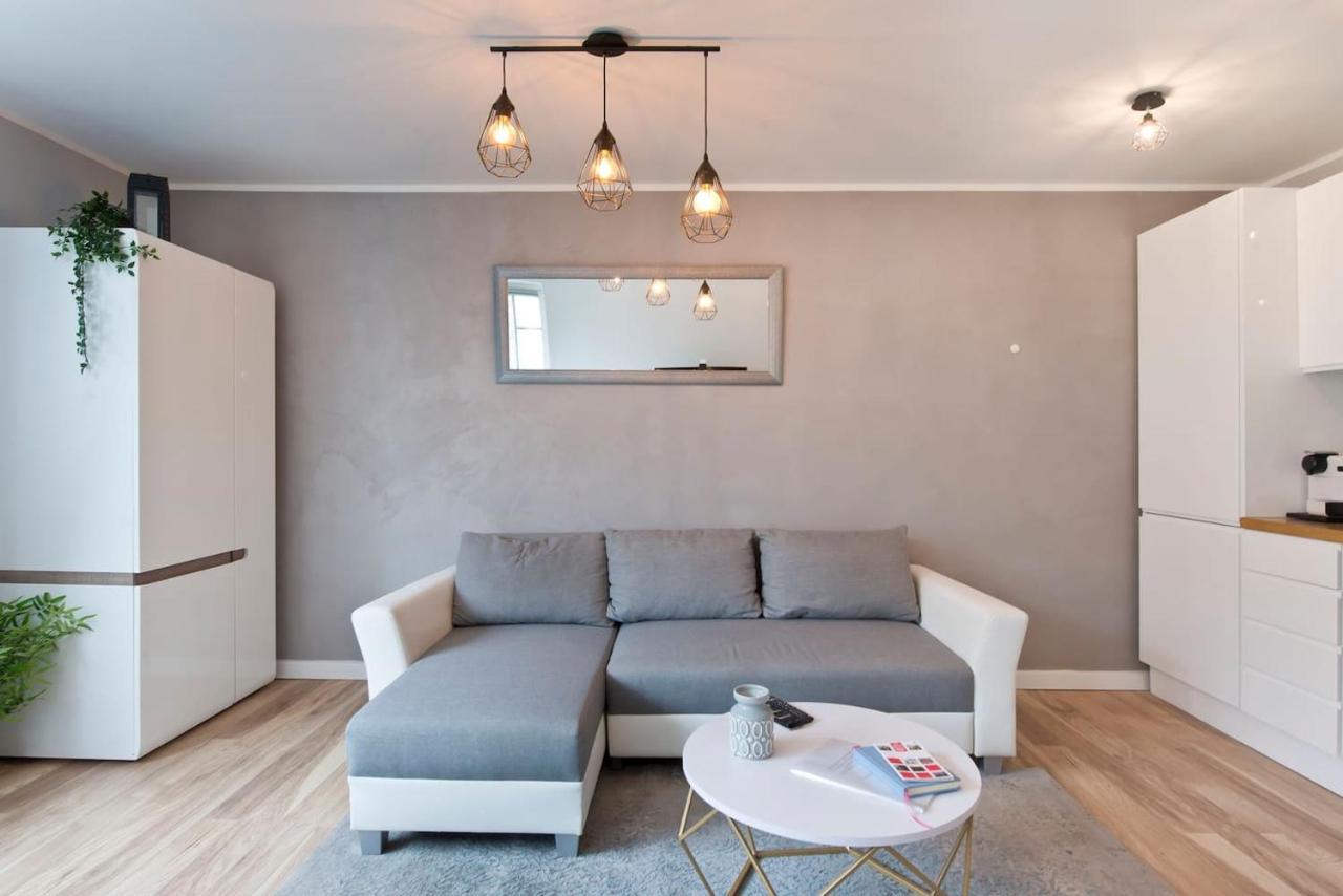 Hip In Vibrant Centrally Located In Old Town