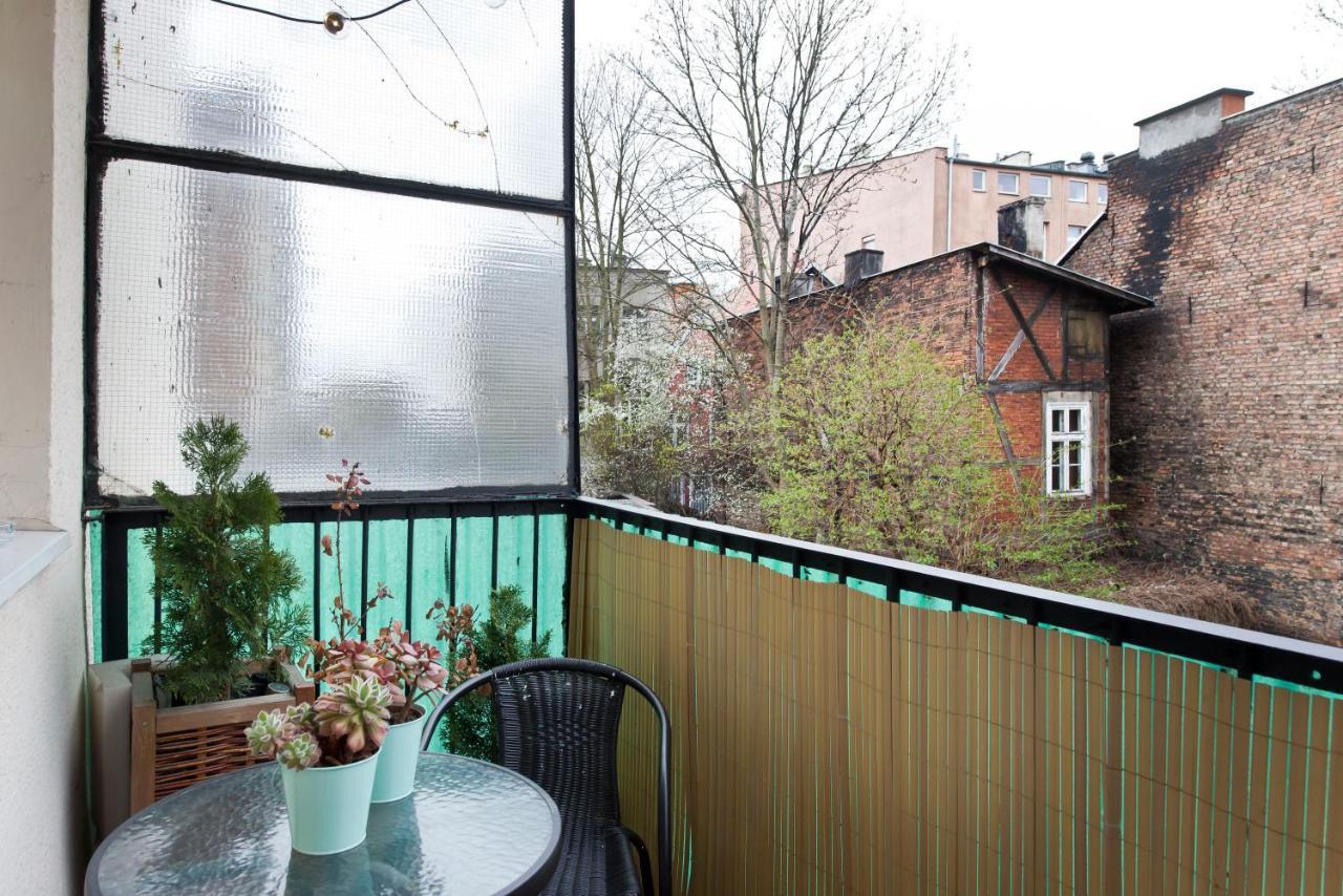 Hip In Vibrant Centrally Located In Old Town Apartament *