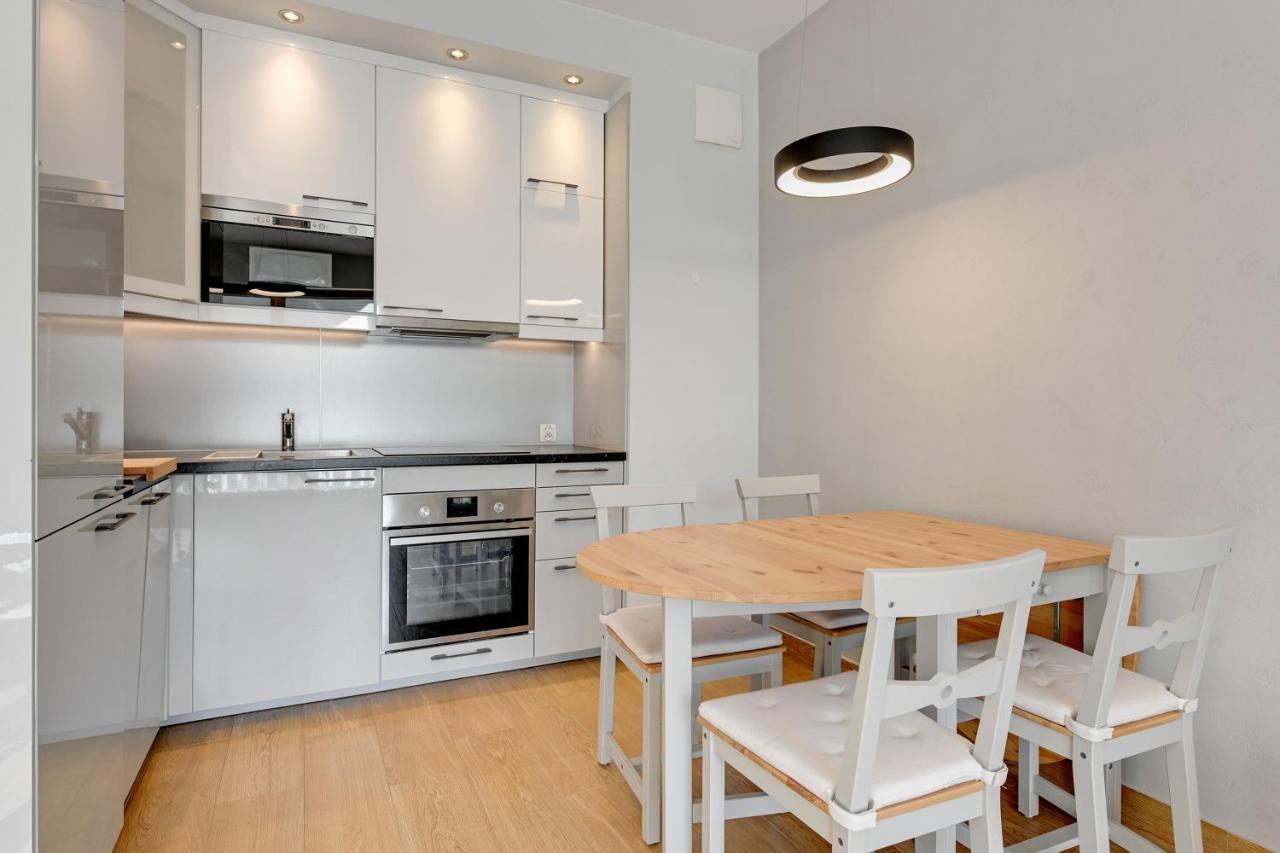 Near The Sea - Free Private Parking Apartment