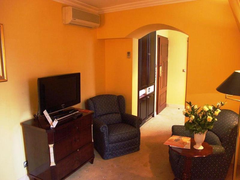 Hotel Podewils Old Town 5*