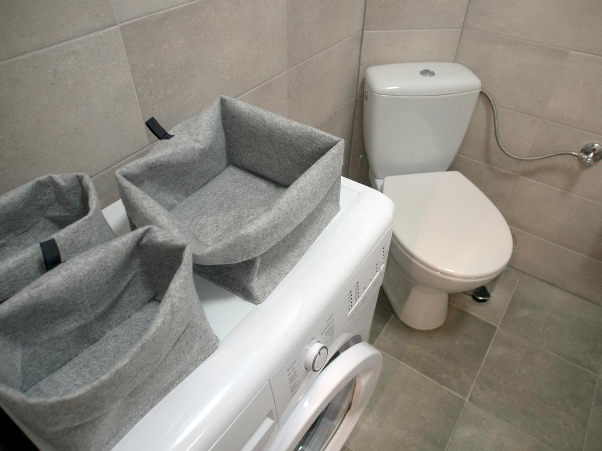 Scandinavian Style 3 Bedrooms, Great Location Apartment *