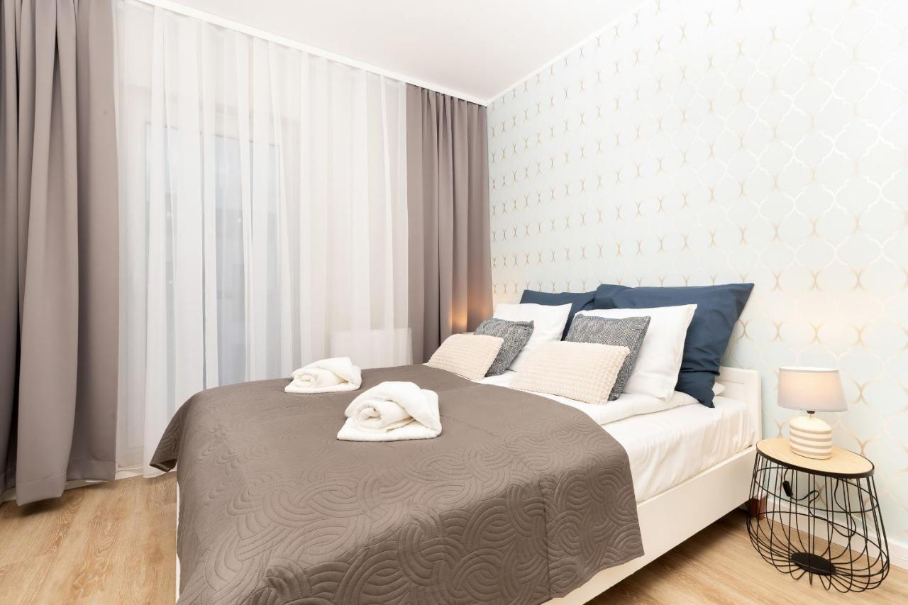 Kochanowskiego By Renters Apartment *