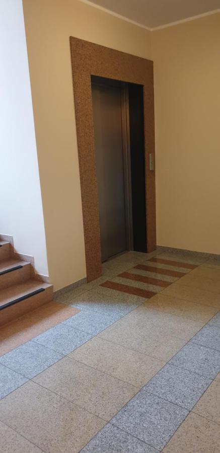 Apartament Pod Trzema Niebieskimi Kaczorami Apartment