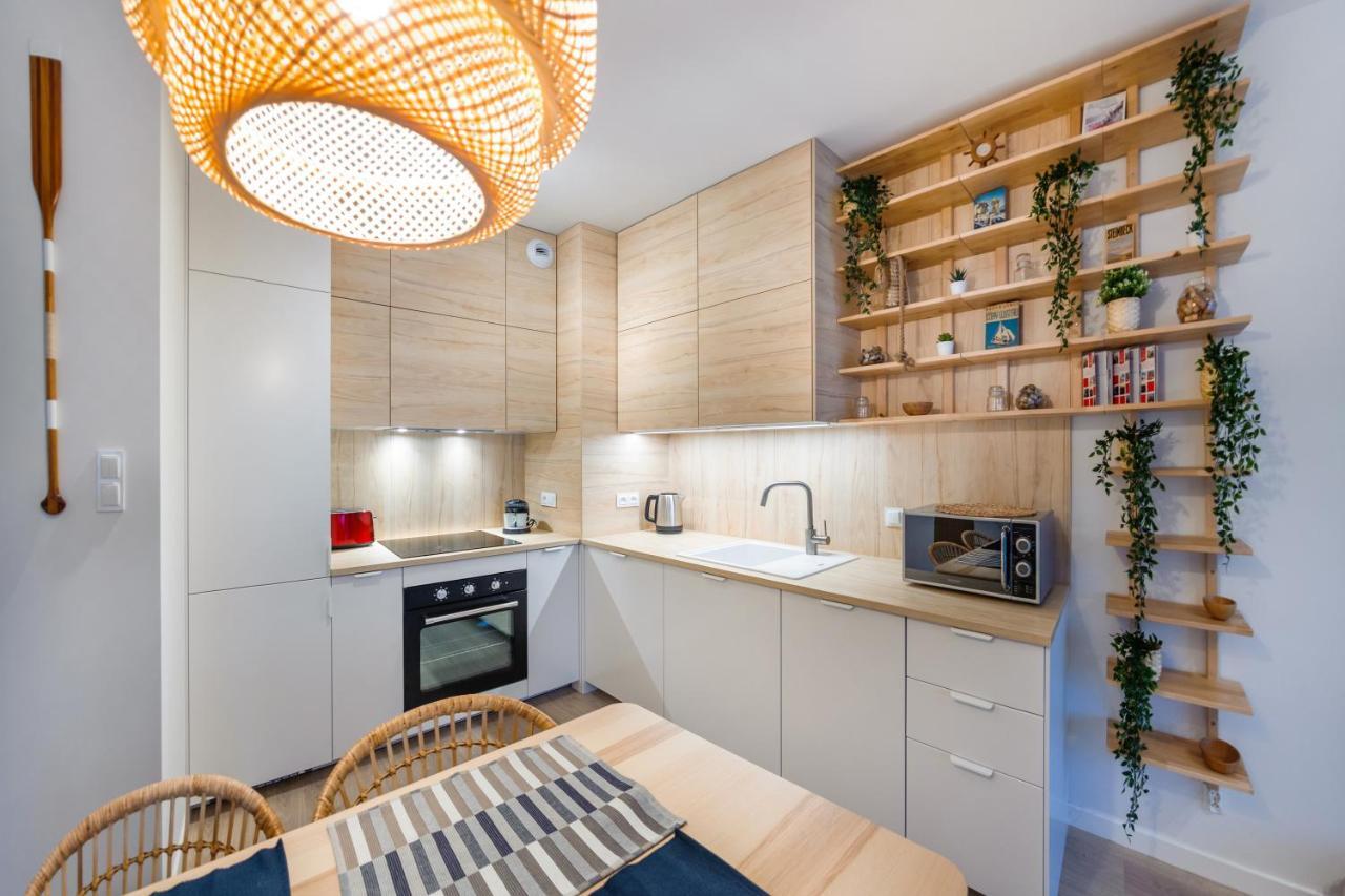 Sun & Snow Riverfront Apartment Gdansk
