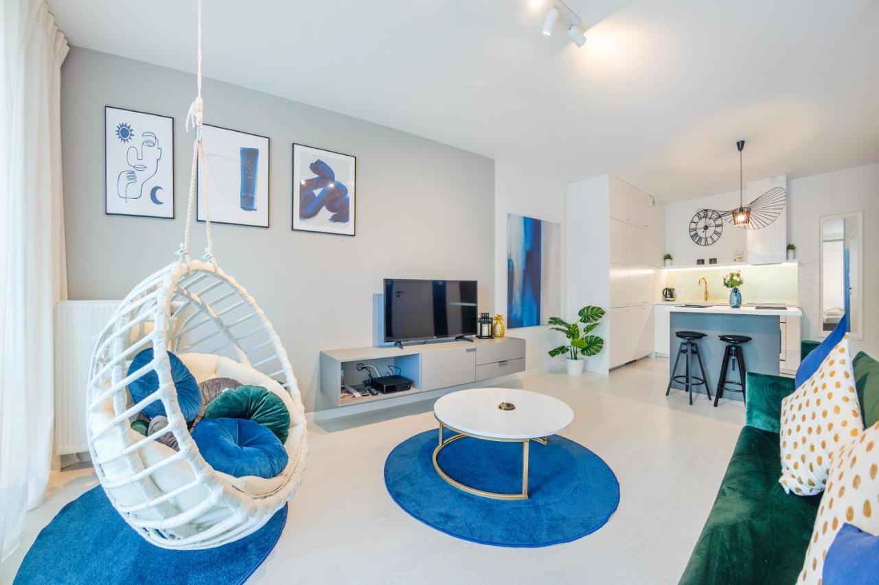 Sun & Snow Riverfront Apartment Gdansk