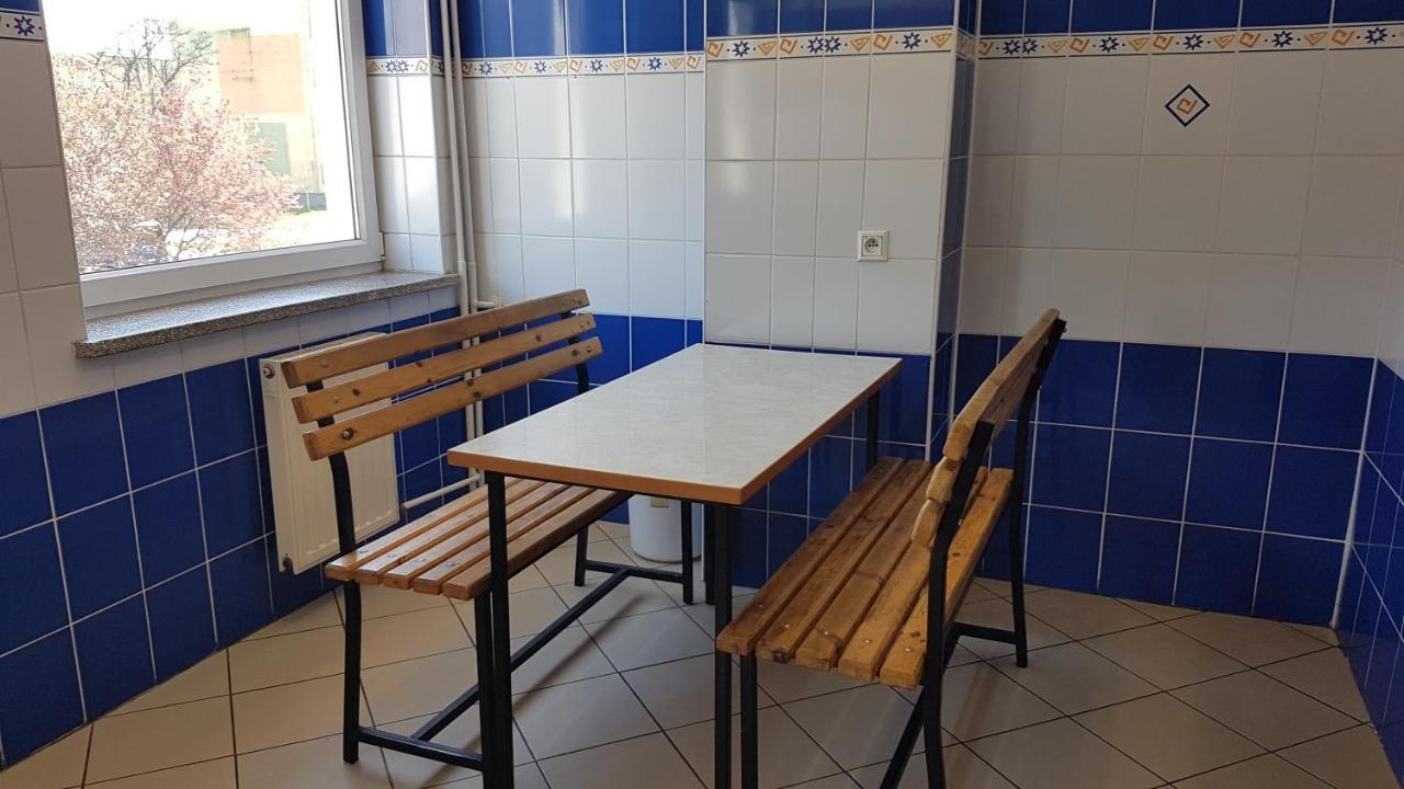 Dom Studencki Nr 11 Brzezno Hostel *