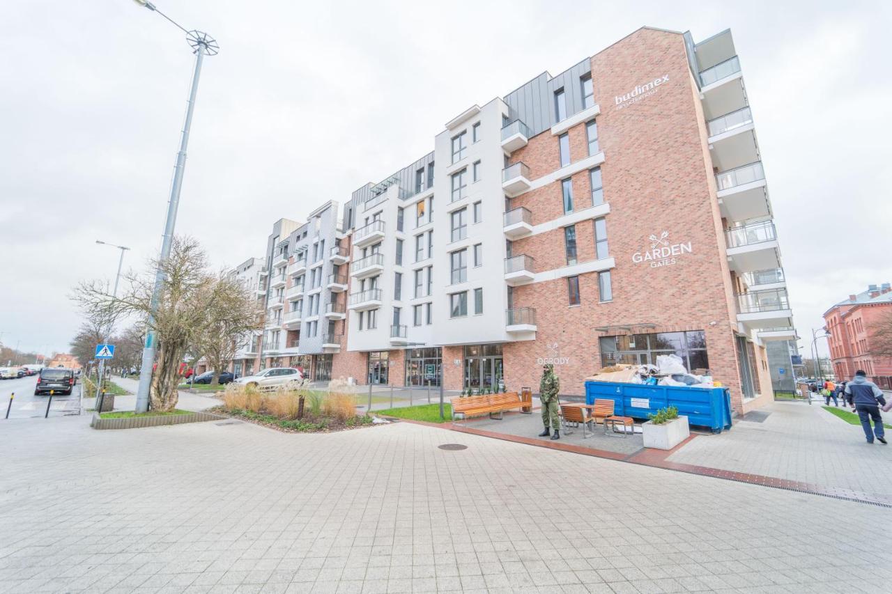 Golden Garden Gates Apartment *