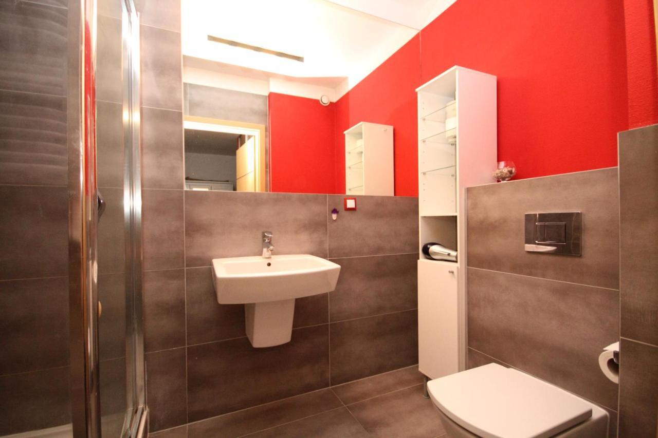 Rent A Flat - Obroncow Wybrzeza St.
