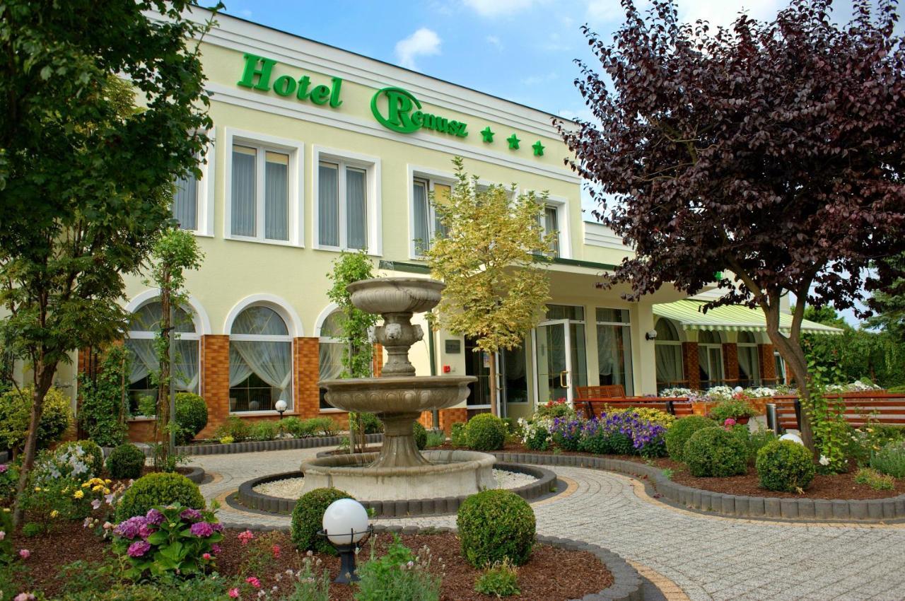 Renusz Hotel