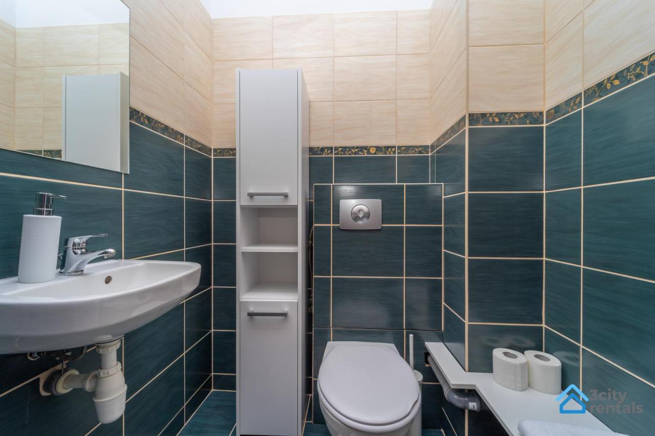 For 10 With Garden And Parking Apartment