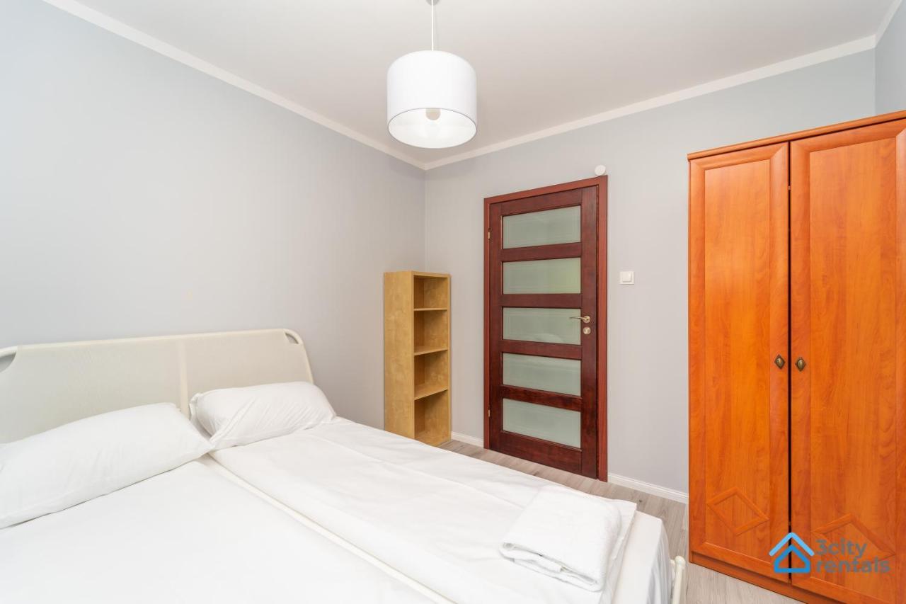 For 10 With Garden And Parking Apartment