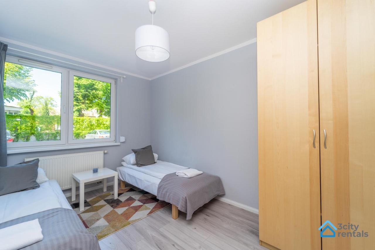 Apartment For 10 With Garden And Parking Gdansk