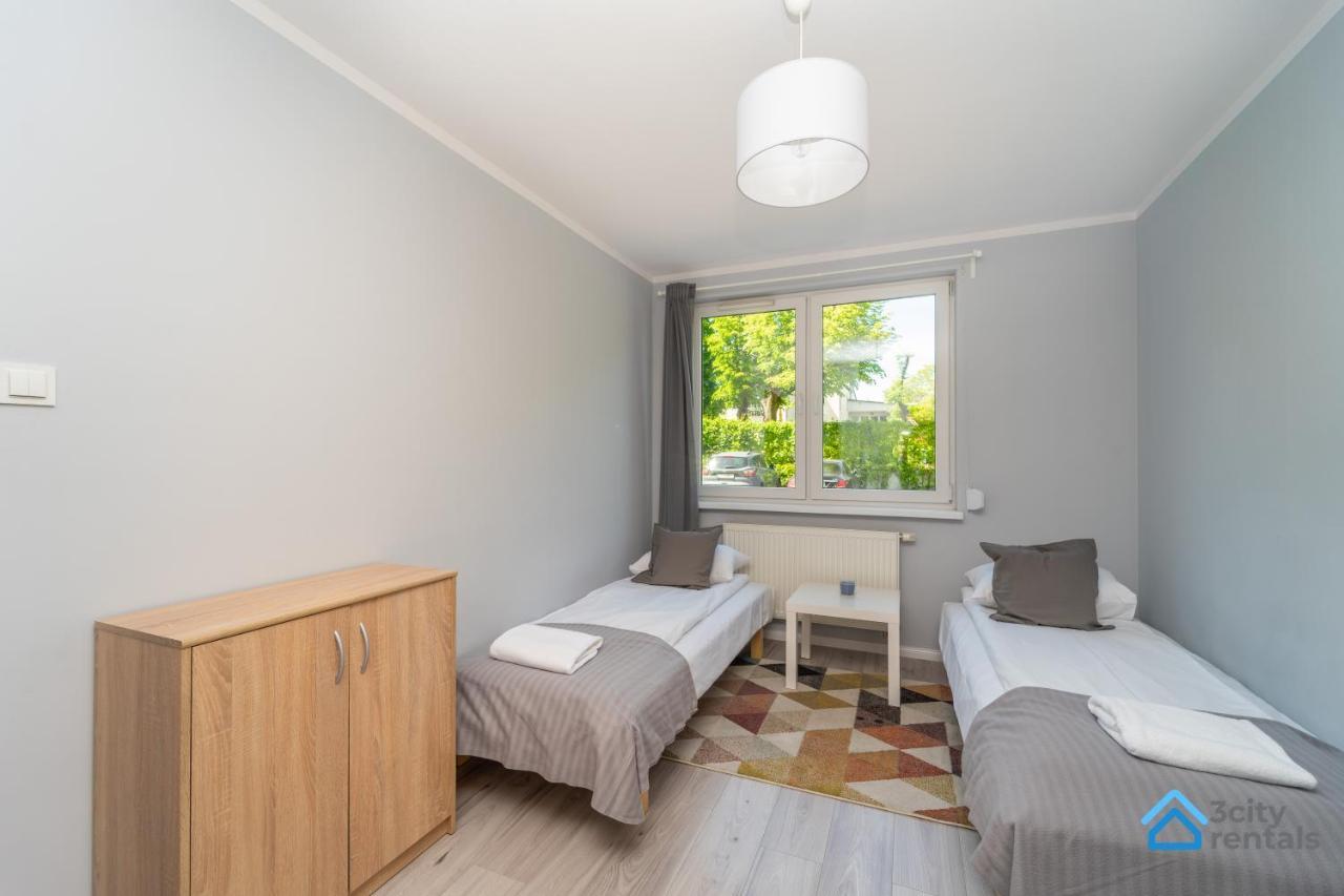 Apartment For 10 With Garden And Parking Gdansk