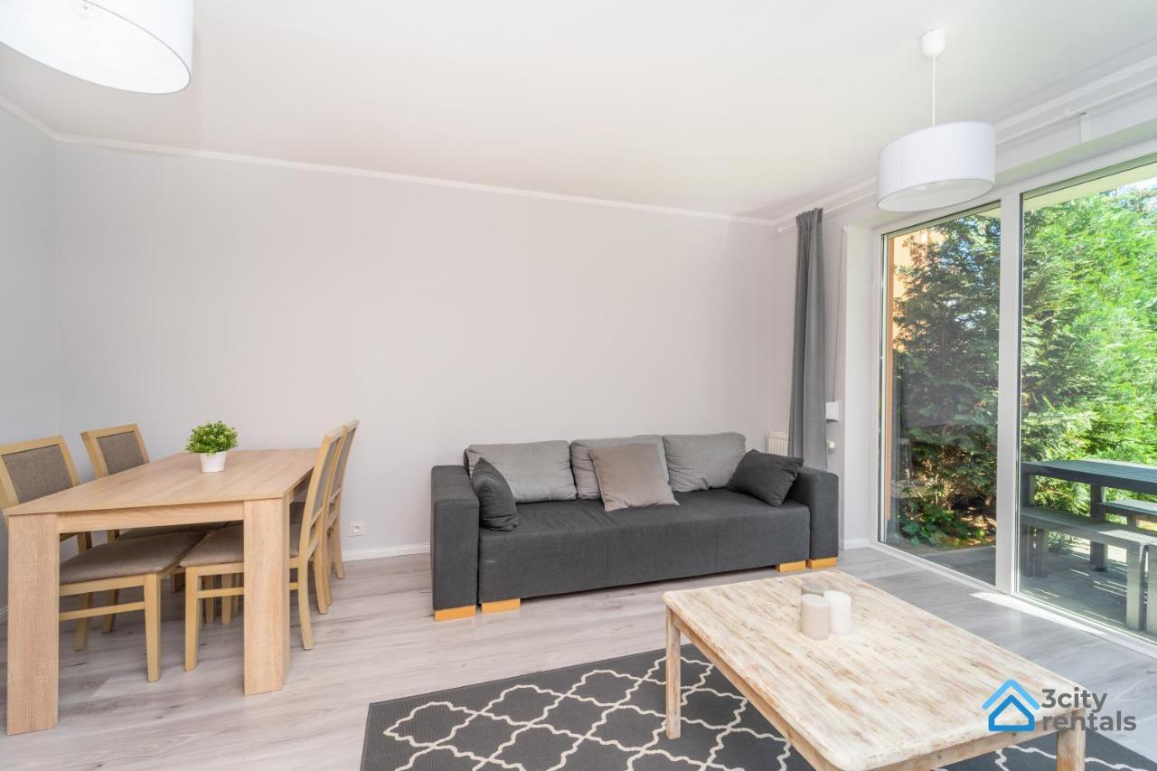 Apartment For 10 With Garden And Parking Gdansk