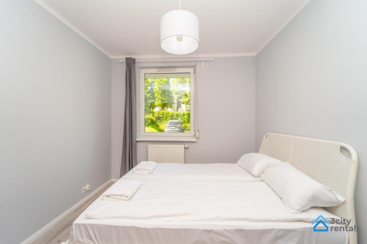 Apartment For 10 With Garden And Parking