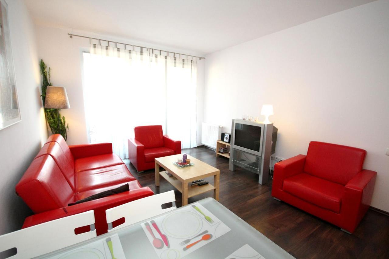 Apartment Rent A Flat - Obroncow Wybrzeza St. *