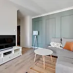 Grand Apartments - Modern Old Town Apartment