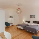 Spacious Sunny Apartment In Oldtown