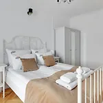 Dlugi Targ Street, Main Old Town & Riverside By Downtown Apartments