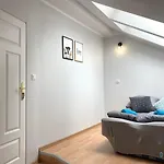 Bonjour Room