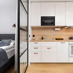 Butterfly Apartment With Parking By Noclegi Renters