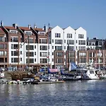 Central Apartments Sz7-46