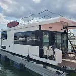Houseboat Nomadream
