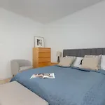 Two Bedroom Apartment In Gdansk With Desk For Remote Work And Bathtub By Noclegi Renters