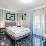 Heart Of Oldtown Apartment