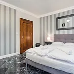 Heart Of Oldtown Apartment