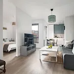M&J Apartments - Garden Gates
