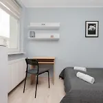 Apartment Dworska Close To The Beach By Noclegi Renters