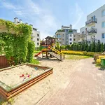 Rodzinny Apartament 3City Z 5 Sypialniami, Parkingiem I Ogrodkiem By Noclegi Renters