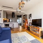 Park Reagana Modern Apartment