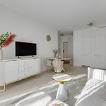Granaria Premium Suites By Downtown Apartments