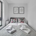 Scala Apartamenty - Helsinki Studio Deluxe z balkonem