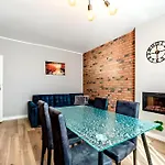Charming Apartment Close To The Center Of Gdansk