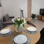 Letnica Cosy Apartment By Bookinghost