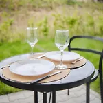 Cozy Apartment With Garden - Free Private Parking Gdansk