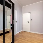 Gdansk Urban Chic Apartment By Bookinghost