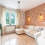 Kartuska Apartment- Style Close To The City Center