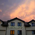 Villa Resident